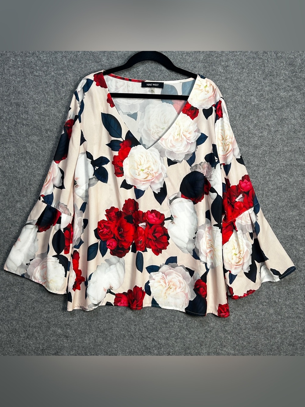 Nine West Women’s L Cream Red Rose V-Neck Bell Sleeve Pullover Flowy Blouse